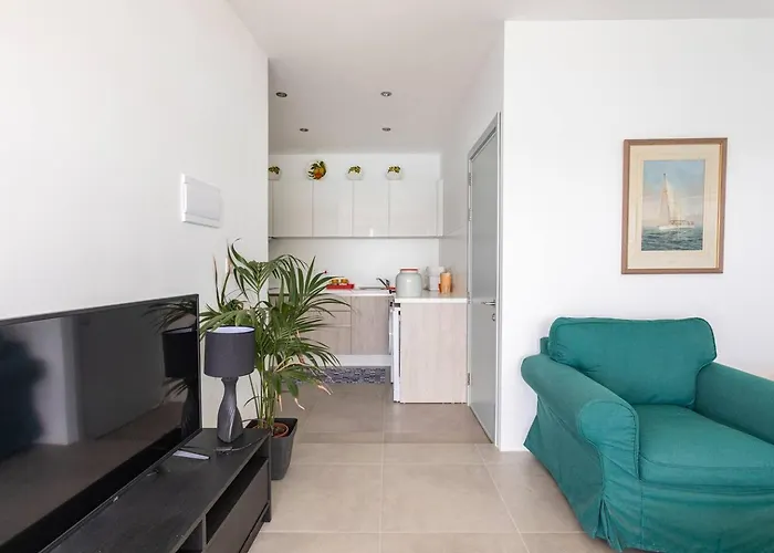 Mel 4 Seaview 2bed Ph In Ghadira By Homely Διαμέρισμα